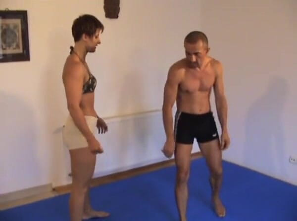 European Lift and Carry Club: Cowok ini ngentot kontol besar tante seksi ini sampai dia...