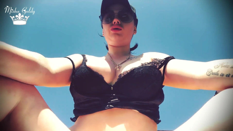 Goddess Misha Goldy: นมใหญ่ยั่วควยสูบบุหรี่ทำหน้าเป็ดนั่งคร่อมอยู่ข้างบนกลางแจ้ง