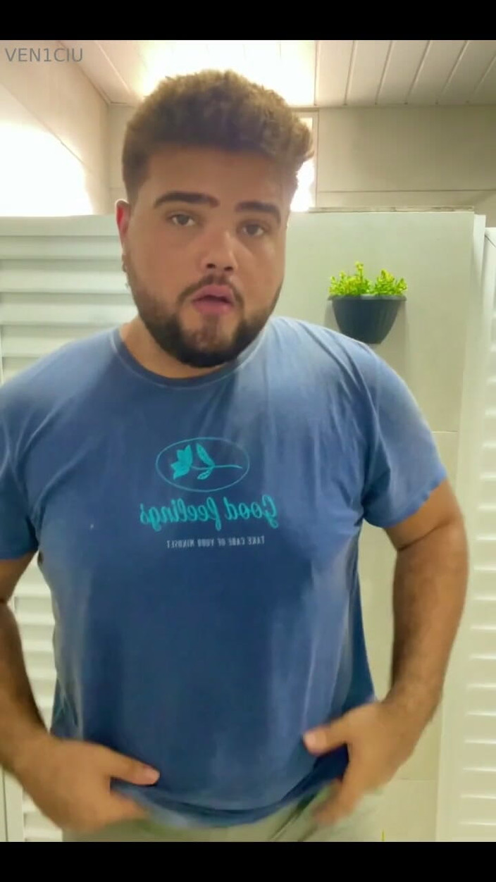 VEN1CIU: Im fitnessstudio-badezimmer 3