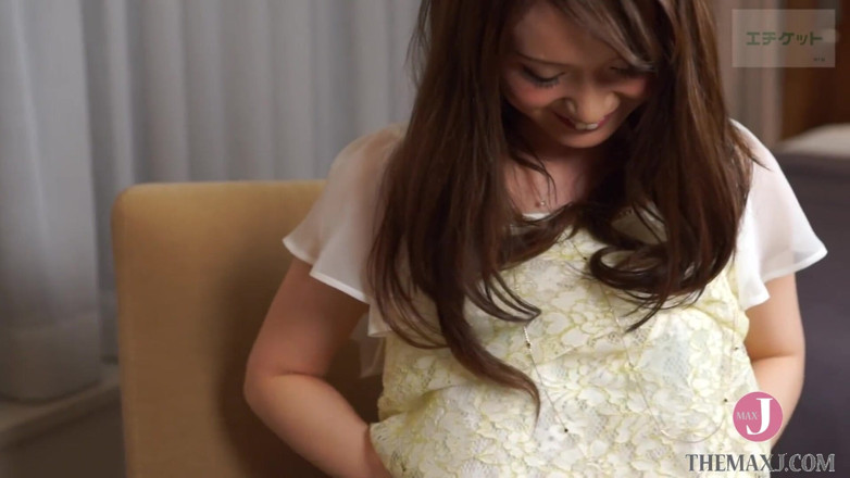 HotEntertainment: Undressing from an interview with a pretty girl.