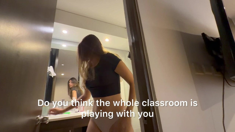 scarlettandc: Ne jucăm cu păpușa noastră sexy fierbinte