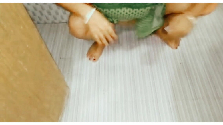 Sex Park: Gadis sange kencing di kamar mandi