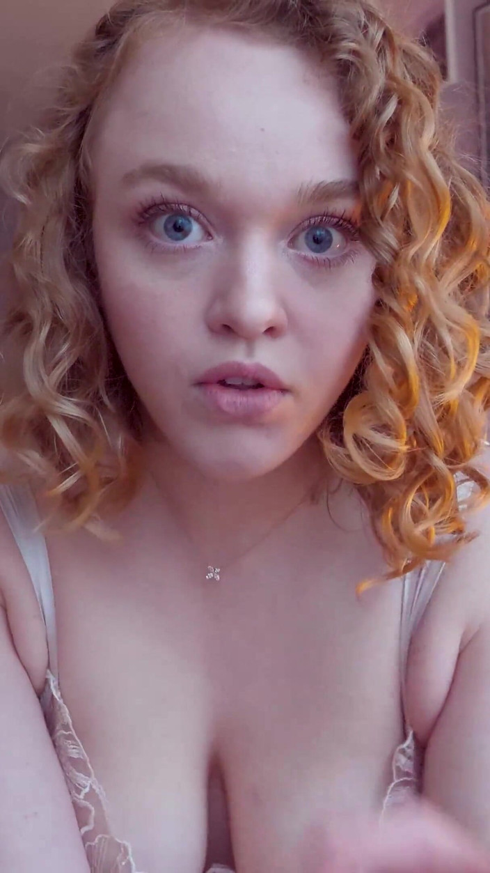 Sarah Calanthe: Eye Contact Findom Game