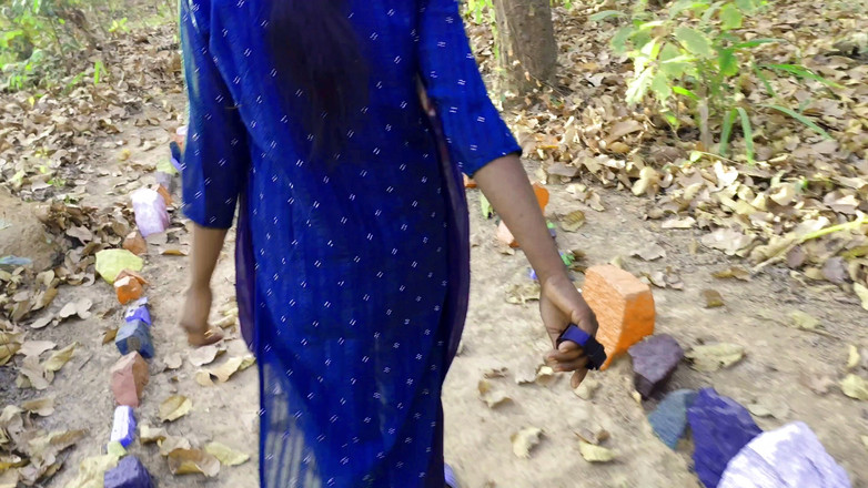 Ankush raj: Мою зведену сестру сьогодні покликали в парк і поклали її в кімнату