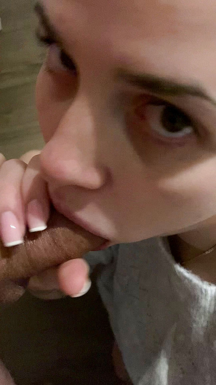 SassyTiff: Зведений брат зробив ковтати сперму