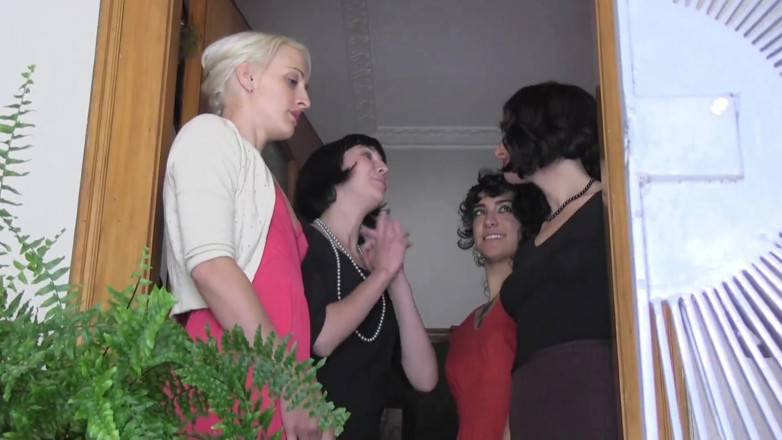 Lesbian Illusion: Harter lesbensex mit einer geilem milf