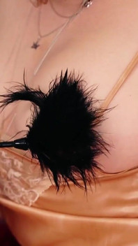 Svazování lesbické hrátky drsný sex sexy šukání erotické škádlení a pouta - s jídlem Hrátky - Submisivní