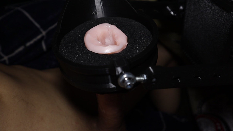 SEXY_GUYBEST: Masturbatore automatico in azione ma cerco di non venire e...