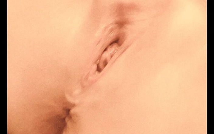 Redhead Rebel: Nare bbw laat zichzelf zo hard spuiten!