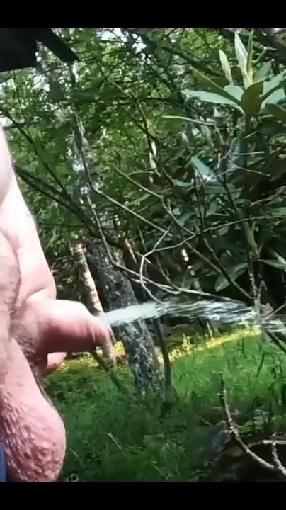 Daddy pissing with his hot cock (Bigpisser)