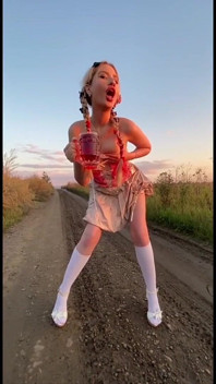 Sexy Teen Elza Kom Dance Oktoberfest