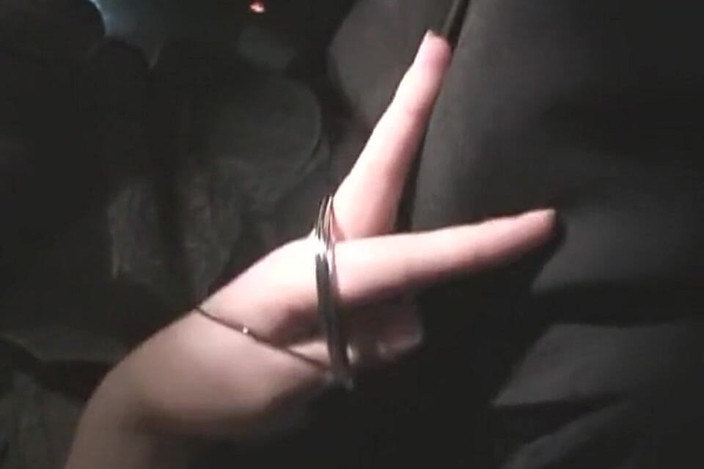 yellowsubmarine: Arabada sekse sürüklenen kadın