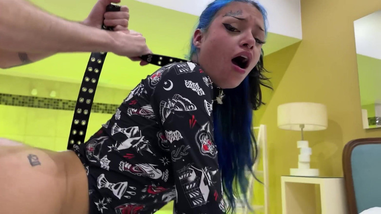 Shorts XXX: Tatlı kız benden seks istiyor