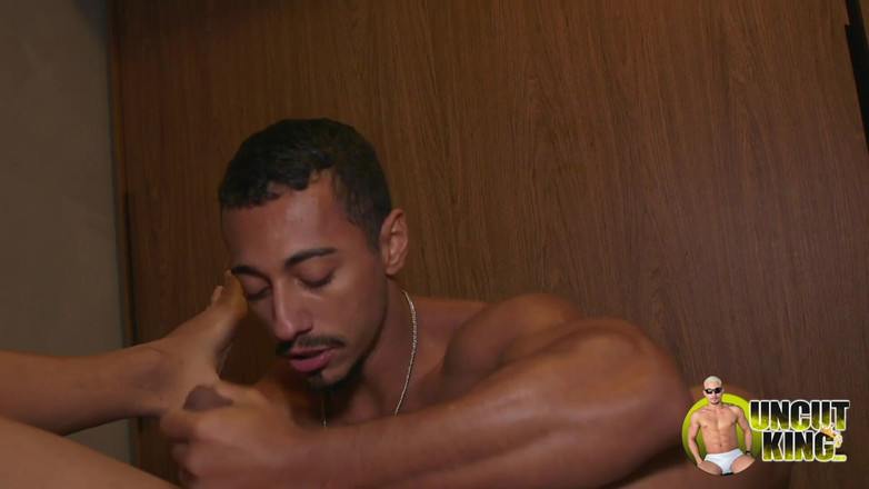 UncutKing: Gran Polla Muscular Folla Culo Bareback De Polla Gorda