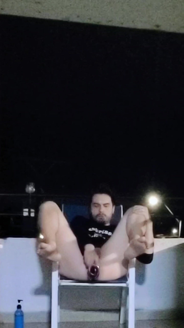 SlutClosetedfag: Velocemente sul balcone