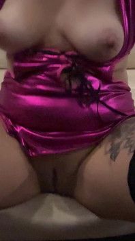 Chci, abys mě chytil za vlasy a zesměšňoval mě, pak mi plivl do pusy a šukal mě do zadku