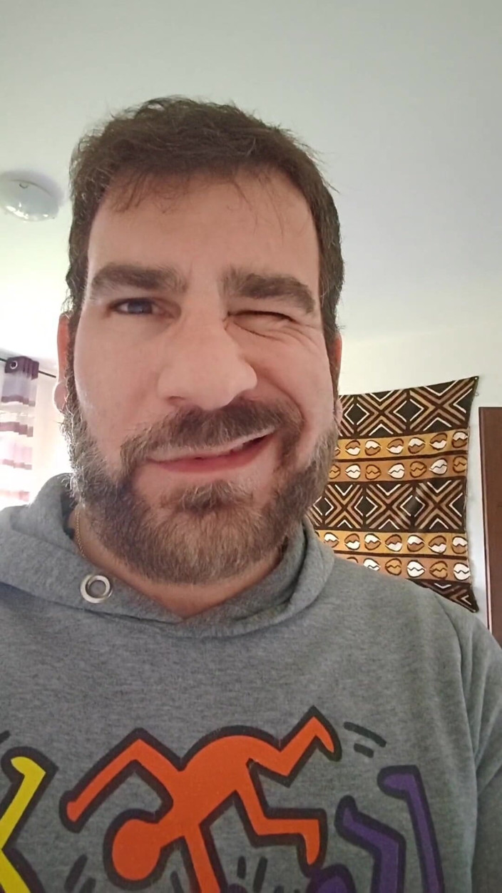 LupoNeroXL: Aku menyentak penisku di cermin