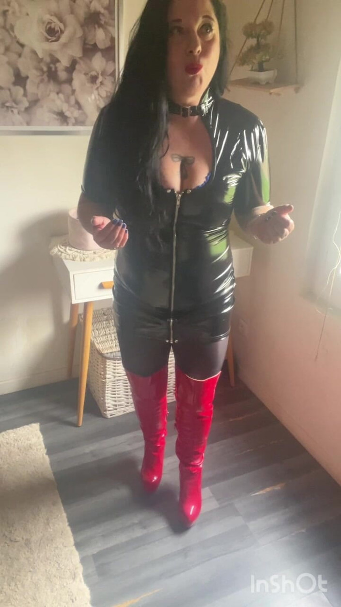 Maitresse Clara: Du bist ohne mich nutzlos