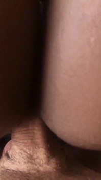 Pembantu seksi afrika dientot sama kontol besar pria kulit putih