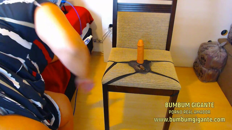 Camargo Hotwife: Sitting yummy in the chair