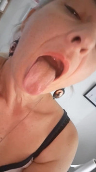 Hot Mom Tongue Teasing Ready for Hot Action