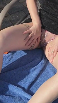 Footfetish Session by the Pool