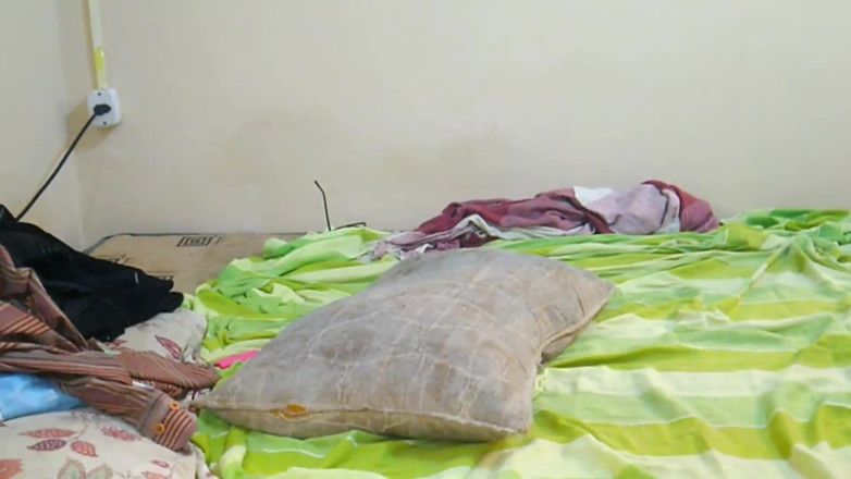 Couple 2 Black: Video 083the hitam besar tidak dapat menahan dan datang untuk mengongkek...