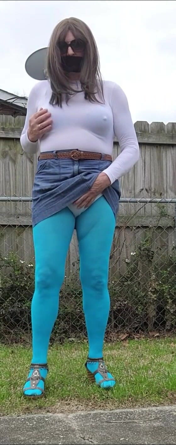 Autoerotic: Crossdresser na zewnątrz. Czując się całym sobą.