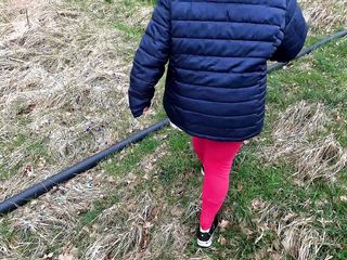 Bouncy Tits Action: Pizdă goală plesnind la Veranda