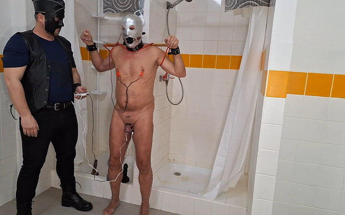 Master Dansan: Perverzní koupelna Gray.