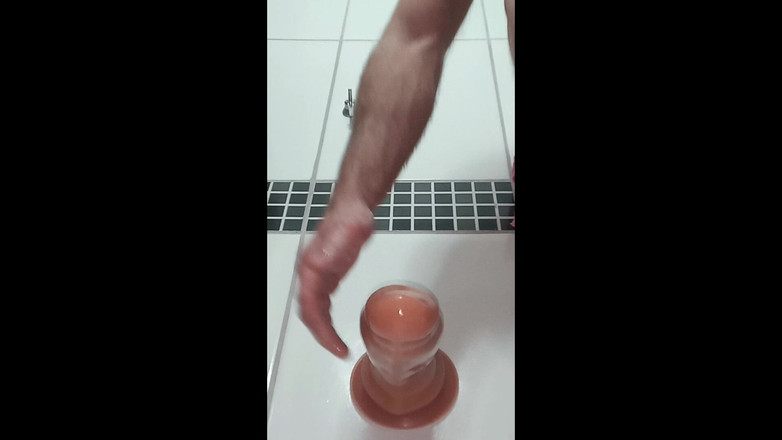 O1ST: In Bagno Infilando I Dildo Nel Mio Culo