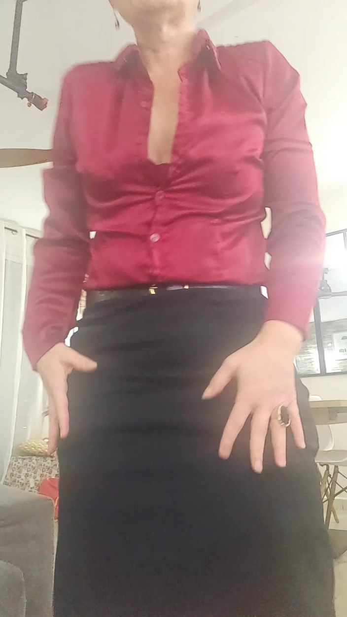 Sofy13: Ven a Comerte Mi Pequeña Coño Madura De MILF