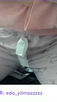 Amsturbation v pyžamu- turecká MILFka- turecké porno
