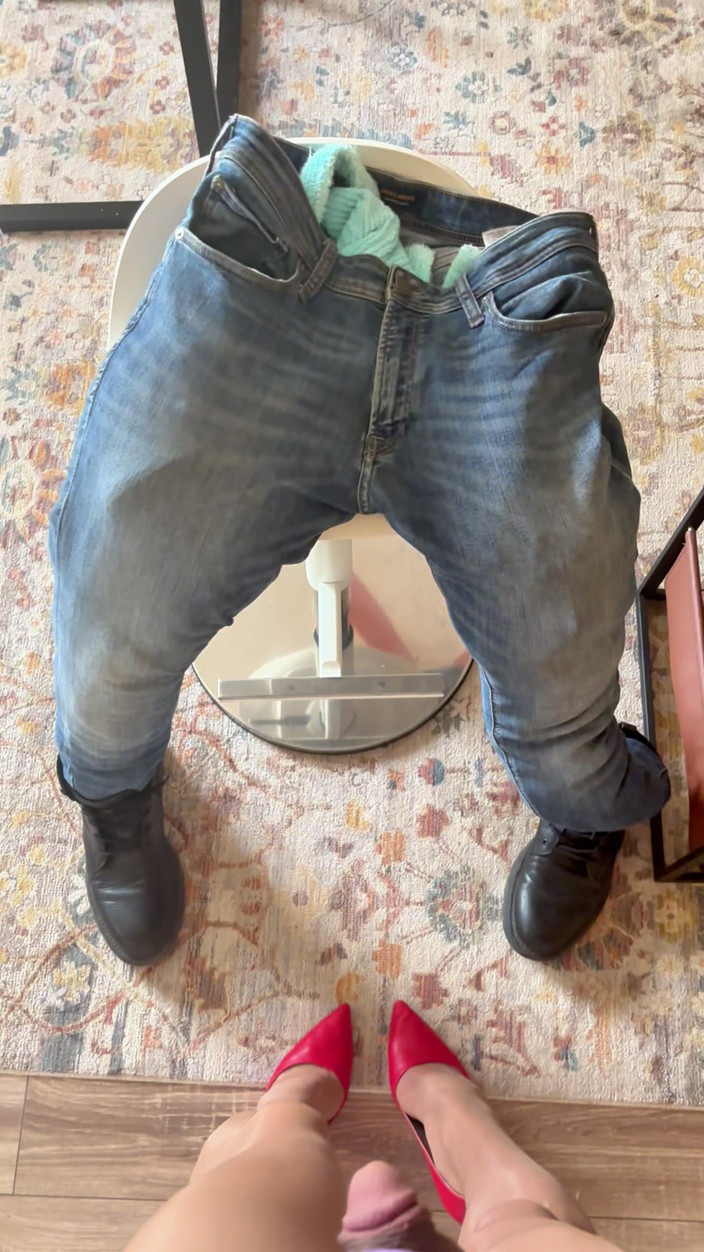 cd_aysemmm: मैंने पिज्जा बॉय की गेंदों को कुचल दिया