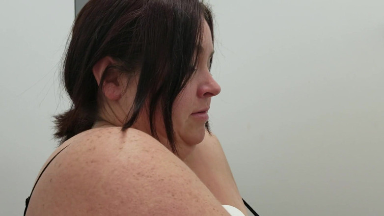 SexyNEBBW: Sexy bbw exibicionista série parte 2 - vestiário
