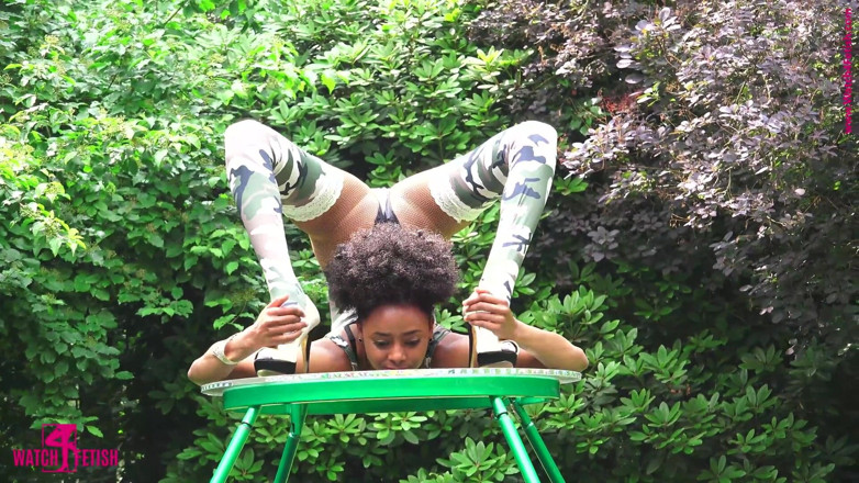 Gymnastic: Acrobatics Outdoors