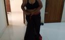Aria Mia: Üvey oğul sevgililer günü için hintli ateşli üvey anne sari giyinirken...