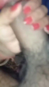 Hintli kadın kocasının arkadaşı tarafından sert sikiliyor
