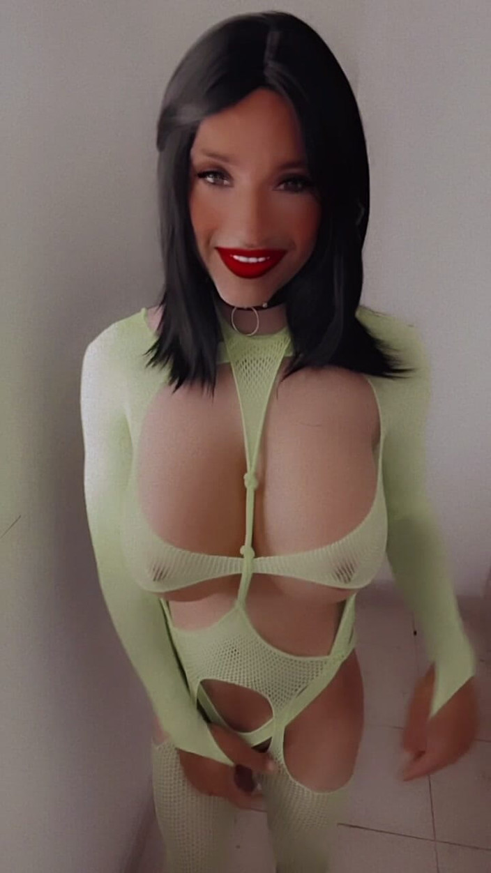Sissy Slut Brianna: Diz çök, bebeğim, sana dokunmadan önce kontrolümün ağırlığını hissetmeni istiyorum