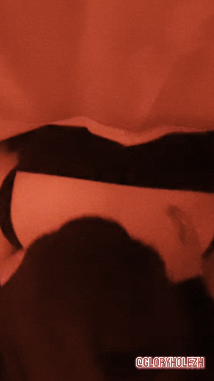 gloryholezh: アラブ人の配達員が匿名でフェラチオとリムをして、私のアナルを抱きしめてくれた