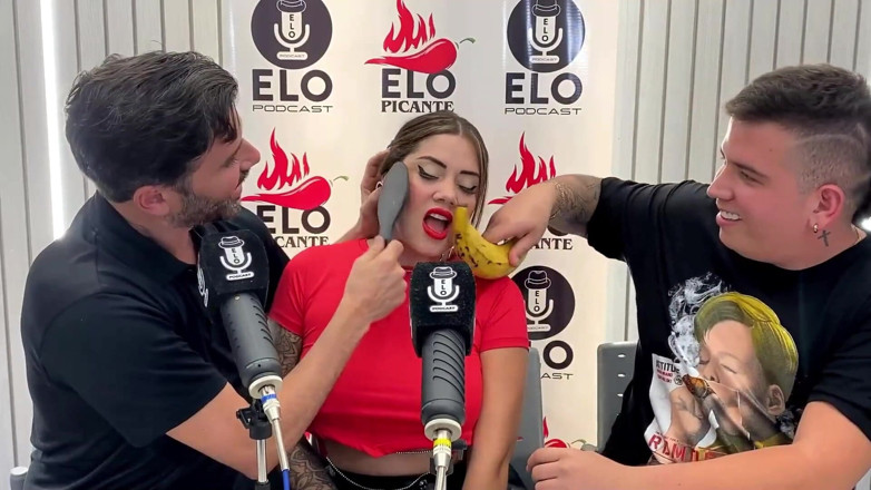 Sara Blonde: Intervista con Elo Podcast si conclude con un pompino e...