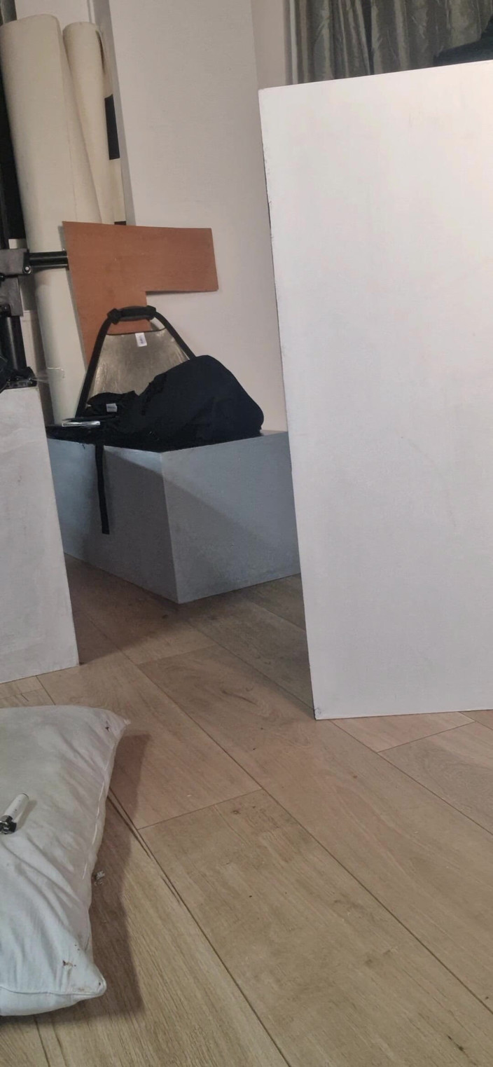 Lillia Cena: Menjolok dubur semasa merokok