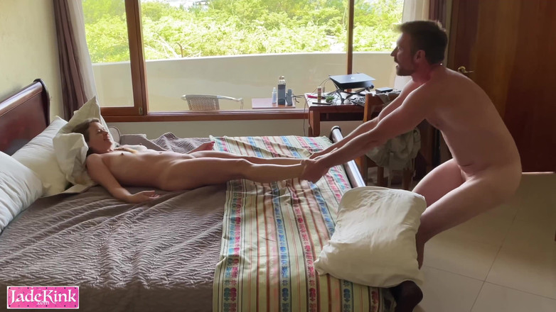Jade Kink: Vášnivý sex v kuchyni a ložnici skutečný pár