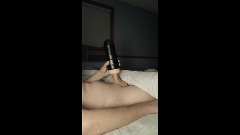 SexGod101666: Hraní s mojí hračkou + creampie