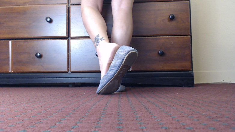 Abby Anna: Standing on ballet flats dipping