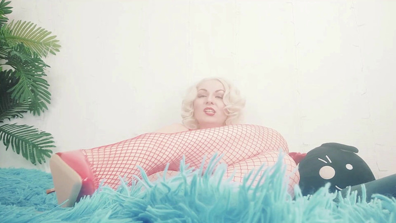 Arya Grander: FemDom POVビデオ