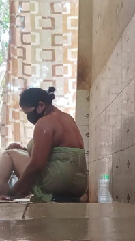 Sex Bhabhi with Bathroom Open Video