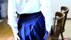 College Uniform: Žluté ponožky s Carlou Brown