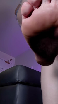 2D Giantess Kaela's Sweaty Trap