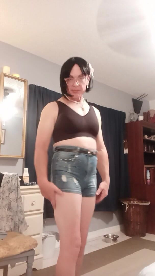 Leopard doggy productions: Lisa B.は少しお茶をします。